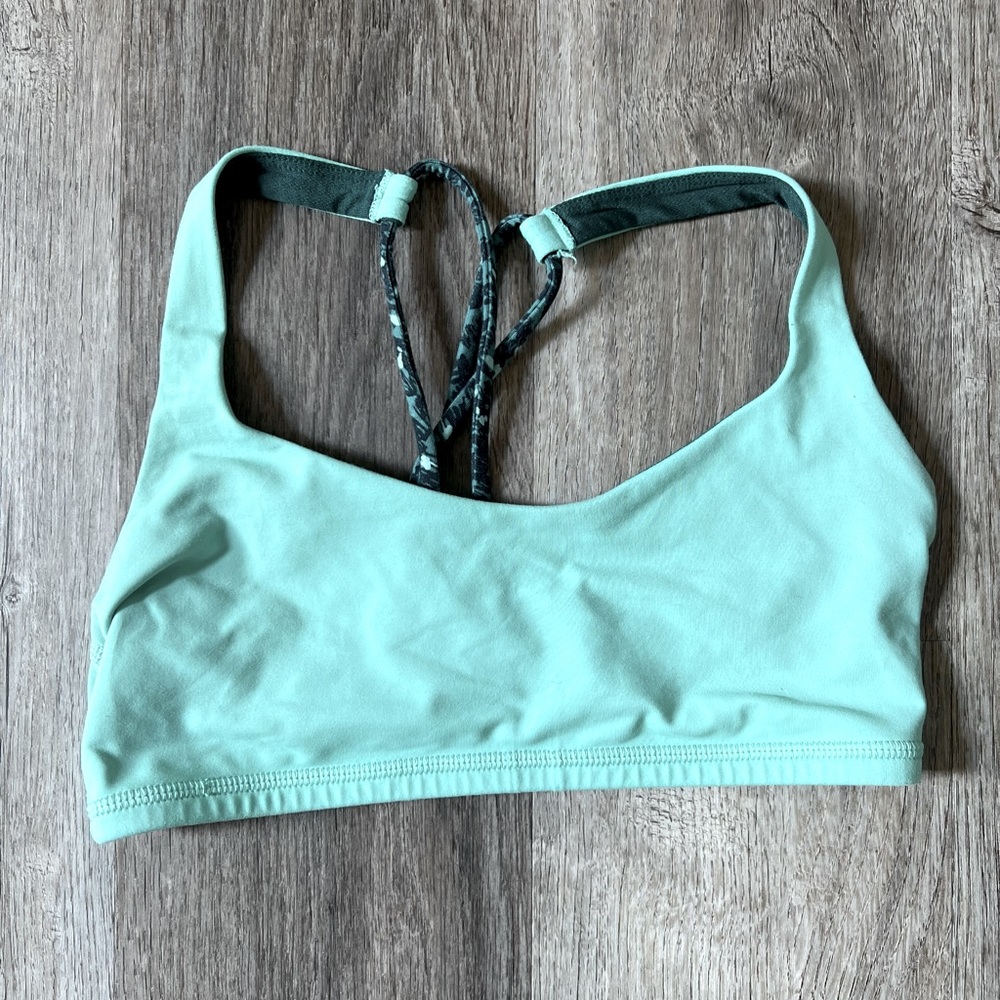 LULULEMON FREE TO BE BRA SIZE 4 MINT